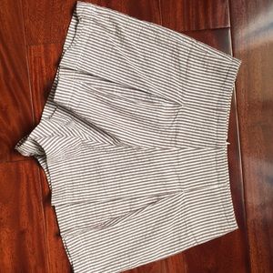 Flared Striped shorts